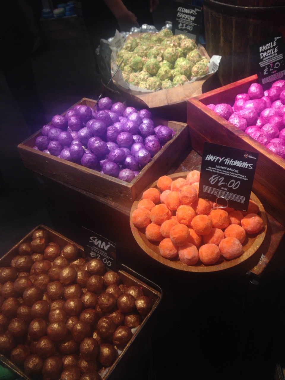 blossomq:  Lush Oxford St