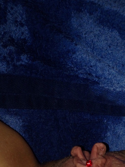 missypootin:  missypootin:  Morning horn strikes again MrB … ;-) xxxxxxxx  Mmmm I love you in them heels Missy ;-) xxxxxxxx