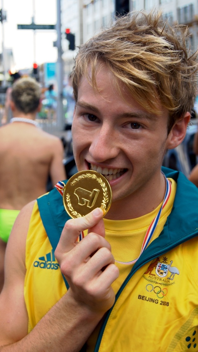 bran-cakes:  I edited FIVE Matthew Mitcham pictures for iPhone 5 wallpapers.