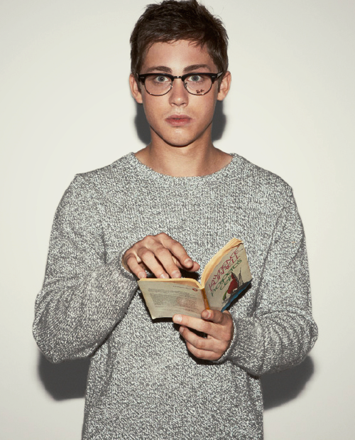 crush-for-guys:  and-there-i-was:  Can we all just take a moment to appreciate his