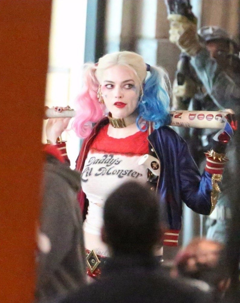 ashlittlebat:    So this is what Harley Quinn is in Suicide Squad is suppose to look