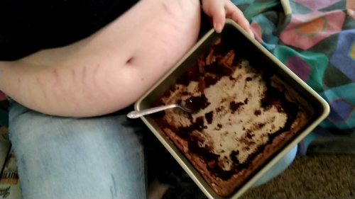 thickgoddess92: come watch me pig out on a whole pan of brownies!!! curvage.org/forum/index.