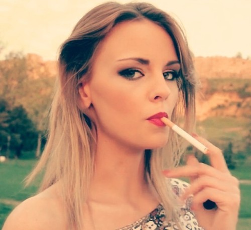 bhramme1: Her style is perfection