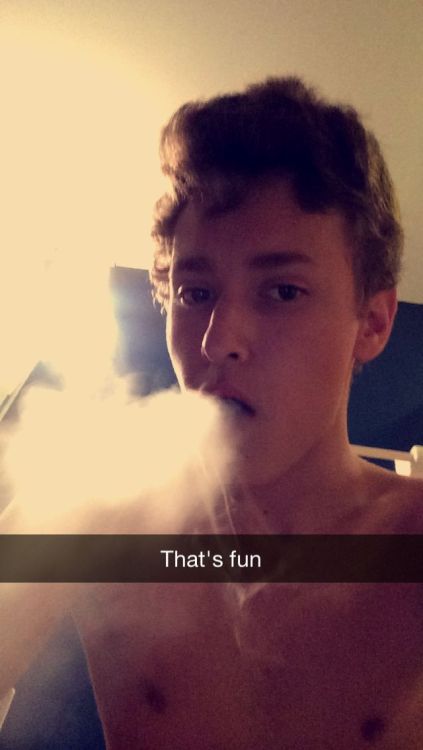 rapemelikeafaggot:  smoothliltwink:teencvm:  insane body on this str8 stoner  yea id take that dick even though hes just a twink  yummmmmmmmm