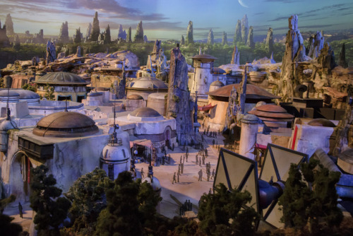 starwars:Oh, it’s… beautiful. The Disney Parks Star Wars-themed land model has been revealed at D23.