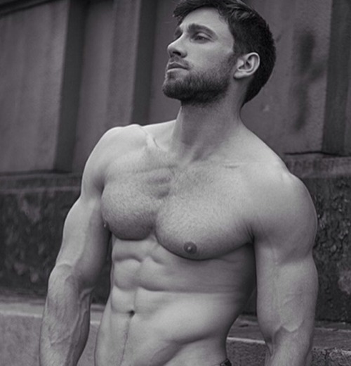 hotandsexymen:  http://instagram.com/acrodave