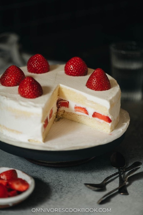 daily-deliciousness:Japanese strawberry shortcake