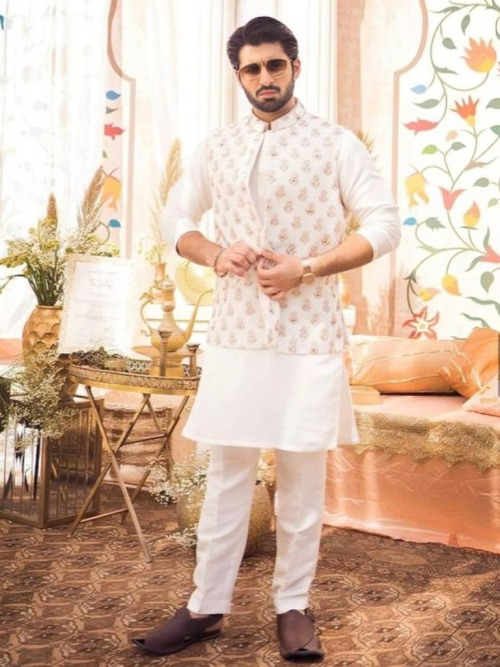 Sober and Plain White Kurta with Embroidered White Kotis