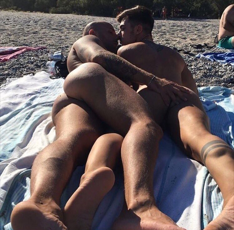 mystraightfriend:  Mystraightfriend.tumblr.com
