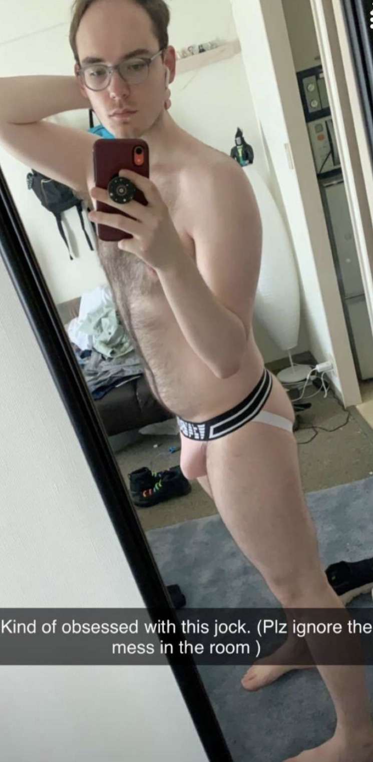 asorcerorlackingcharms:Feeling uncharacteristically body positive today. So enjoy