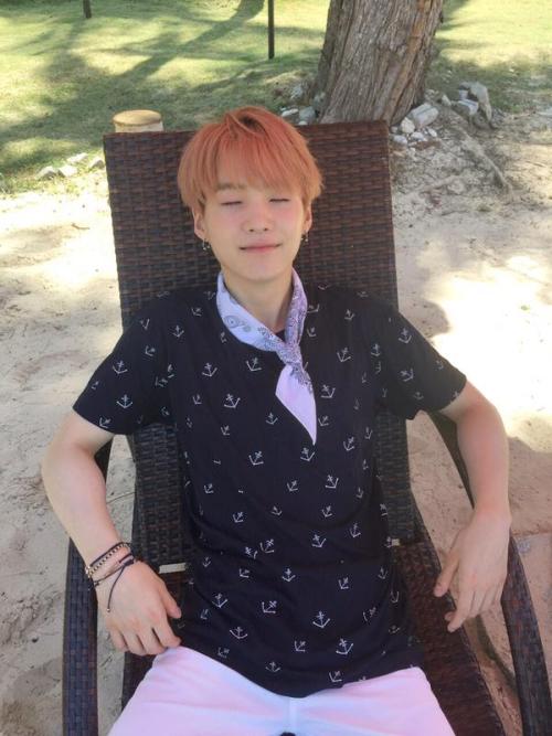150724 Suga’s Tweet 여긴 오후 12시 13분 t.co/wCNz5ttrXG It’s 12:13PM here Trans cr; Won