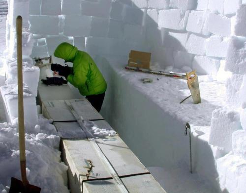 ICE CORE ATMOSPHERE AGESCores of ice from the Greenland and Antarctic ice sheets have been vital to 