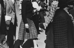 goldenlocket:  Rudy Burckhardt: Pedestrians, New York City, ca.1939