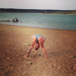 xinkedupcountrygirlx:  Fuckin’ around at the lake yesterday.  Surprise, day moon.