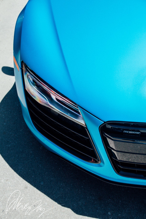 grown-simba93:  crash–test:   	Audi R8 V10 by Andrew Zhang Photography    