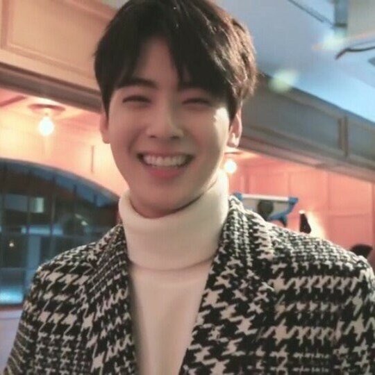 astronautika:  i would just like to make an announcement!!!!!that i love this smiley baby VERY MUCH