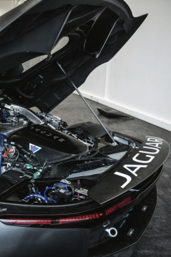 artoftheautomobile:  Jaguar C-X75 Concept via GTSpirit 