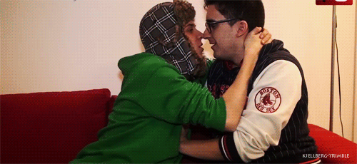 kjellberg-trimble:    (づ｡◕‿‿◕｡)づ R U B E L A N G E L    ♥    
