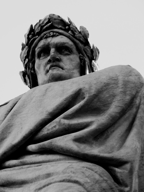 skyeventide:henriplantagenet:The Statue of Dante Alighieri, Florence, Italy.What I love the most abo