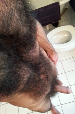 realmenstink2:  hairymenpix:  Meet and fuck hot guys in your neighborhood: http://bit.ly/1Ovlwb6   THICK DARK FUR ALL THE WAY DOWN TO HIS SNOUT !!!