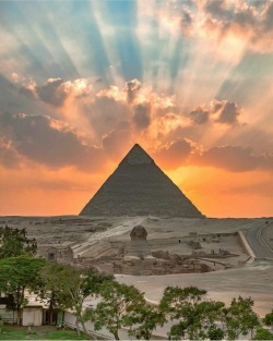 grandegyptianmuseum: Sunset at the Giza Pyramid