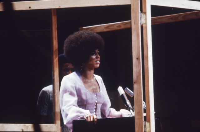 Sex akonoadham:Angela Davis speaking behind bulletproof pictures