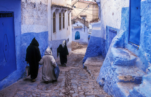 morobook:Morocco.town of Chefchouen or Chouen for short, lies nestled in the Rif mountains along Mor