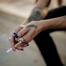 radnoir:  @swankfuck_inc 🖤 #dylanrieder #dylanriederforever #smokingcigarettes #handtattoo #tattoo #cigarette #cigarettes #handtattoos #tattoos #menstyle #menslook #mensstyle #mensstreetstyle https://www.instagram.com/p/ByTNQlFl79W/?igshid=1p2o6gorpw1f2