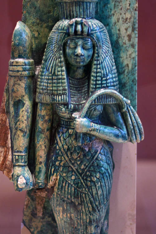 Statuette of Queen Tiye, wife of Amenhotep III, 18th dynasty