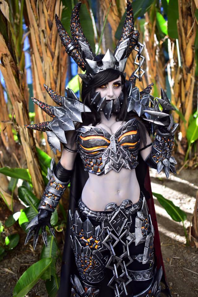 queens-of-cosplay:  Deathwing Cosplayer: Jessica NigriPhotographers: Dave Yang Photography,