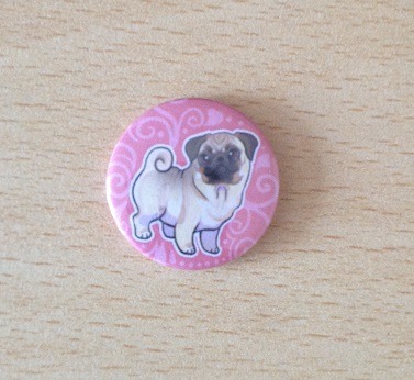 I was lucky enough to meet the adorable shadows-creep-inside-of-me at Comic Con :) and if that wasn’t already enough she gave me this cute Pug Badge. Thank you very much shadows-creep-inside-of-me it was great to meet you!