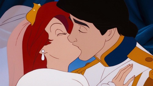 romancemedia: Cartoon Wedding Kisses (2)