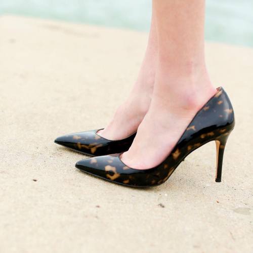 @anntaylor gets the award for the cutest pumps ever! (Also, my #shopbop friends and family sale pick