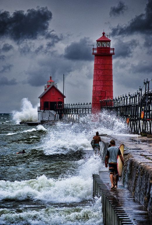 newlifeplease:  surf’s up at the lighthouse. 