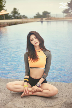 lemon-milk-idols:  Summer is coming with Jeong