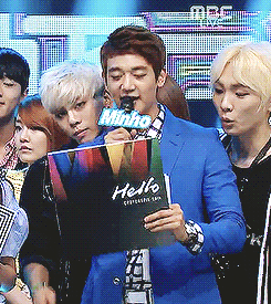mintytaemin:  Jjong leaning on Minho’s shoulder meanwhile Key… 
