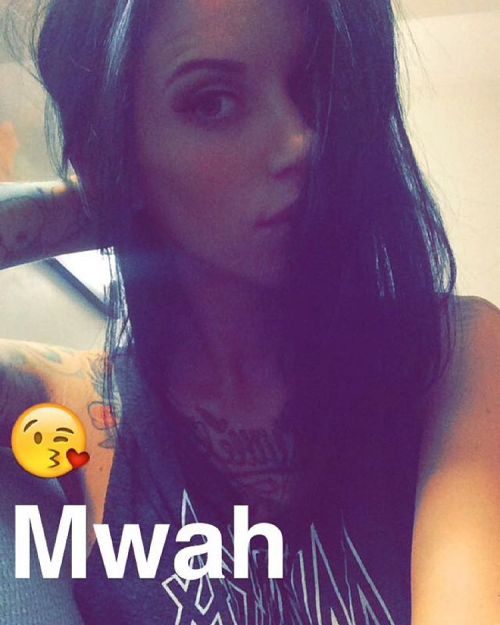 Hey hey ! Follow snap jlw352