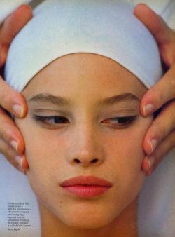 supermodelgif:  Christy Turlington by Arthur