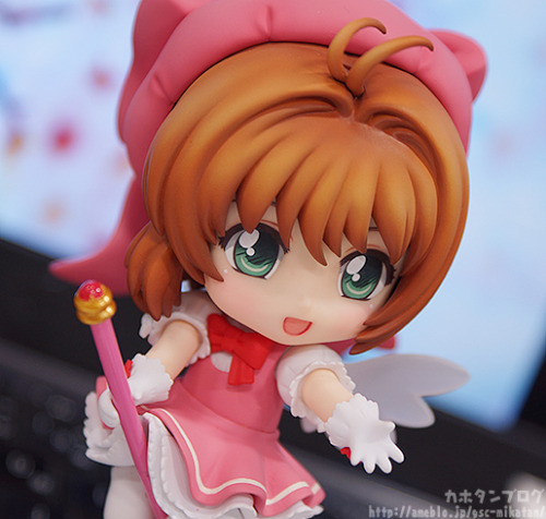 Nendoroid Sakura Kinomoto -source- She finally come!!!! >.<