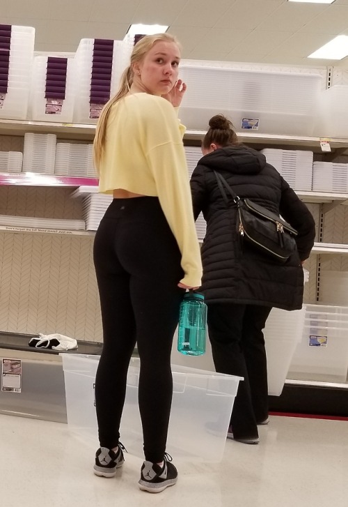 candid butt with VTL