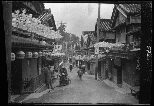 onceuponatown:Japan, 1908. Photos by Arnold Genthe.