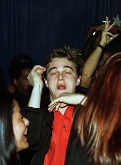 leocaprio:Leo at a nightclub, 1998