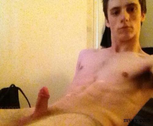 jensphblog:  picture of his small hardon, make fun of it :D