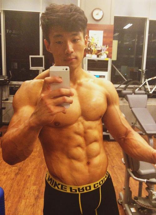 hongkong-sugar:  thegfe:  marleygotboobs:  nigga-chan:  the-goddamazon:  mega-aaaaaaa:  Korean bodybuilder and model … 추형 주 韓國健美先生兼模特兒…추형주  GOD BLESS.  I WAS NOT EXPECTING THIS OMG  I THINK THIS IS THE DUDE I SAW ON