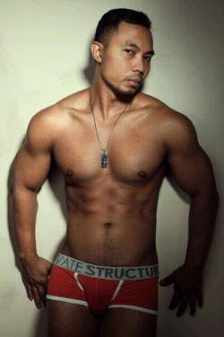 indonesianhunks:  Dijuaaal… dijuaaaal…