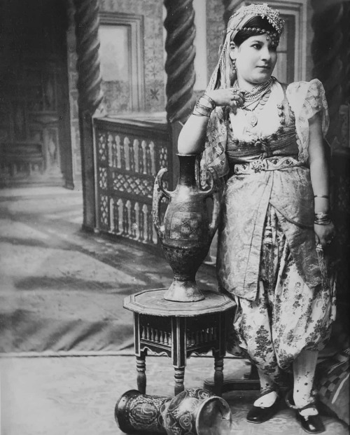 Algeria. Woman from Algiers in traditional Algérois attire and jewlery.