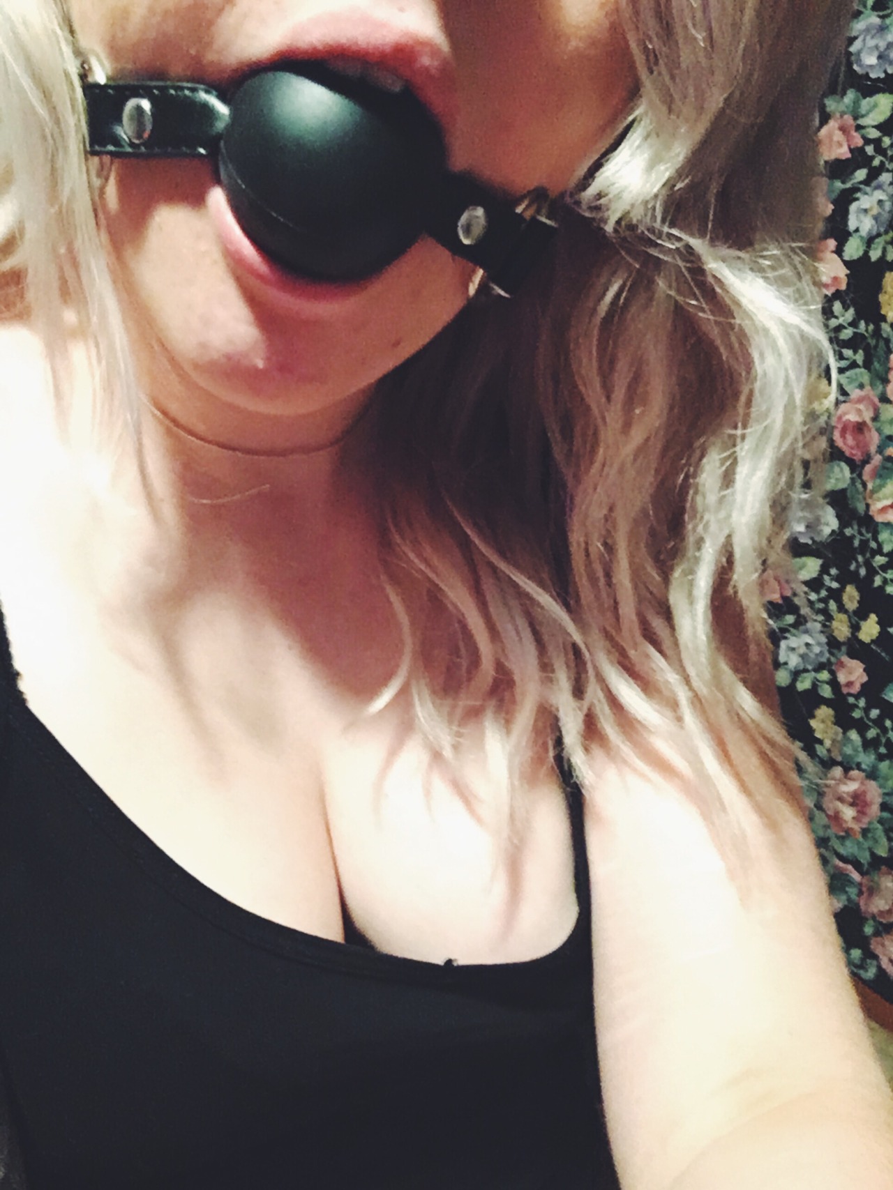 s-ubmiss-ive:  Brought myself a pretty little ball gag. Adjustable sizing is still