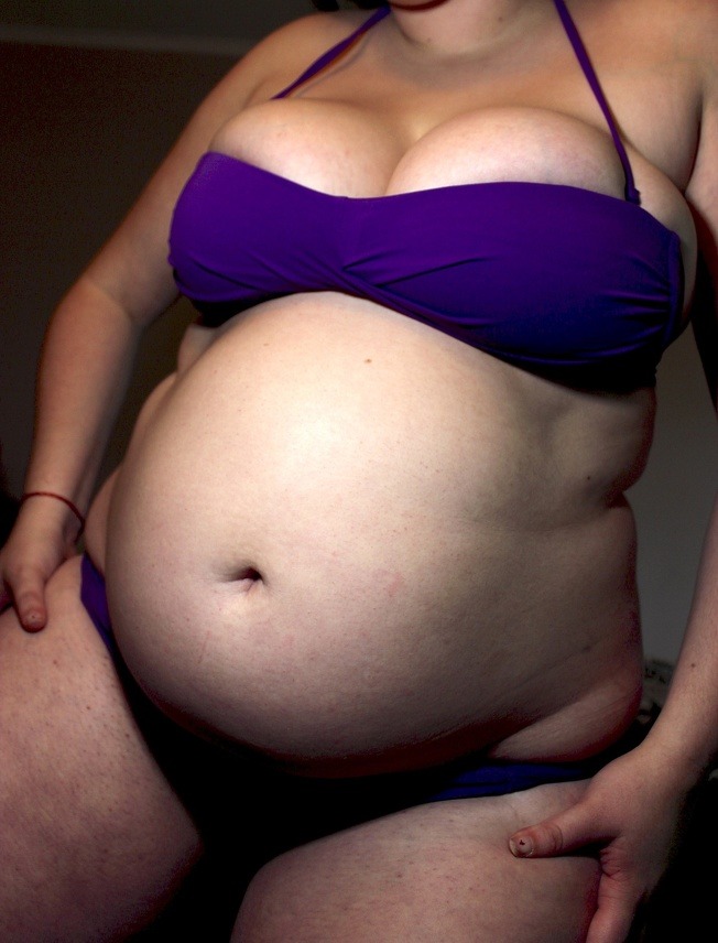 sb131:  I heard you liked comparisons, soooPink Bikini (2013) (130 lbs) –&gt;