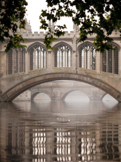 stillmike:  dickensian-dandy:  Bridge of Sighs, Cambridge   *sigh*