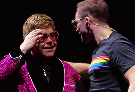 fyeahegerton:Taron Egerton’s kisses during the Rocketman junket(Requested by Anonymous)